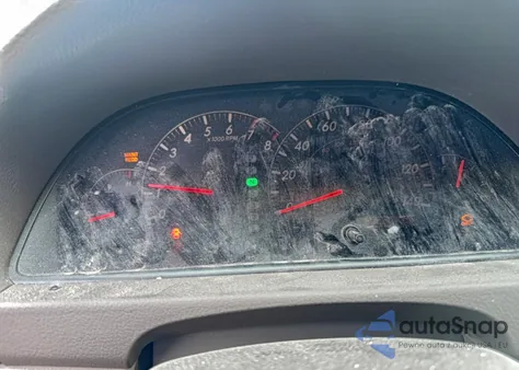 2005 Toyota Camry Le z USA, uszkodzony, nr VIN 4T1BE32KX5U949576